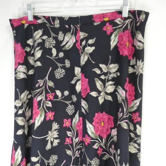 VAN HEUSSEN | size 12 | Black Floral Skirt | Zip - Hook and Eye Back Closure - Picture 12 of 15